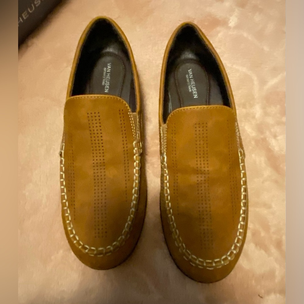 Van Heusen Boys sz5 Performance Moccasins.  Wore once for about 2 hours indoors.